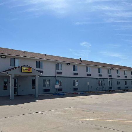 ซูเปอร์ 8 บาย วินด์แฮม เอ็มโพเรีย Motel ภายนอก รูปภาพ
