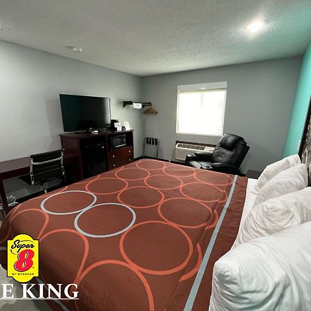 ซูเปอร์ 8 บาย วินด์แฮม เอ็มโพเรีย Motel ภายนอก รูปภาพ