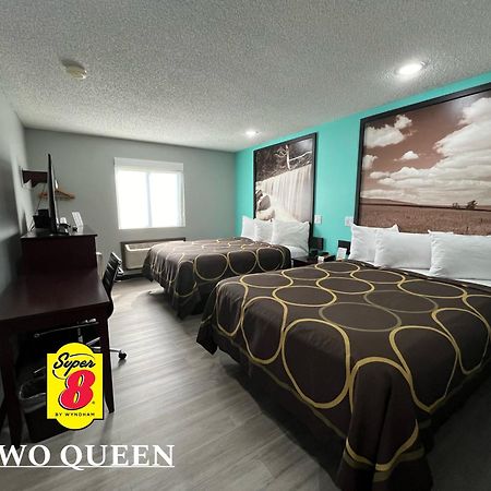 ซูเปอร์ 8 บาย วินด์แฮม เอ็มโพเรีย Motel ภายนอก รูปภาพ