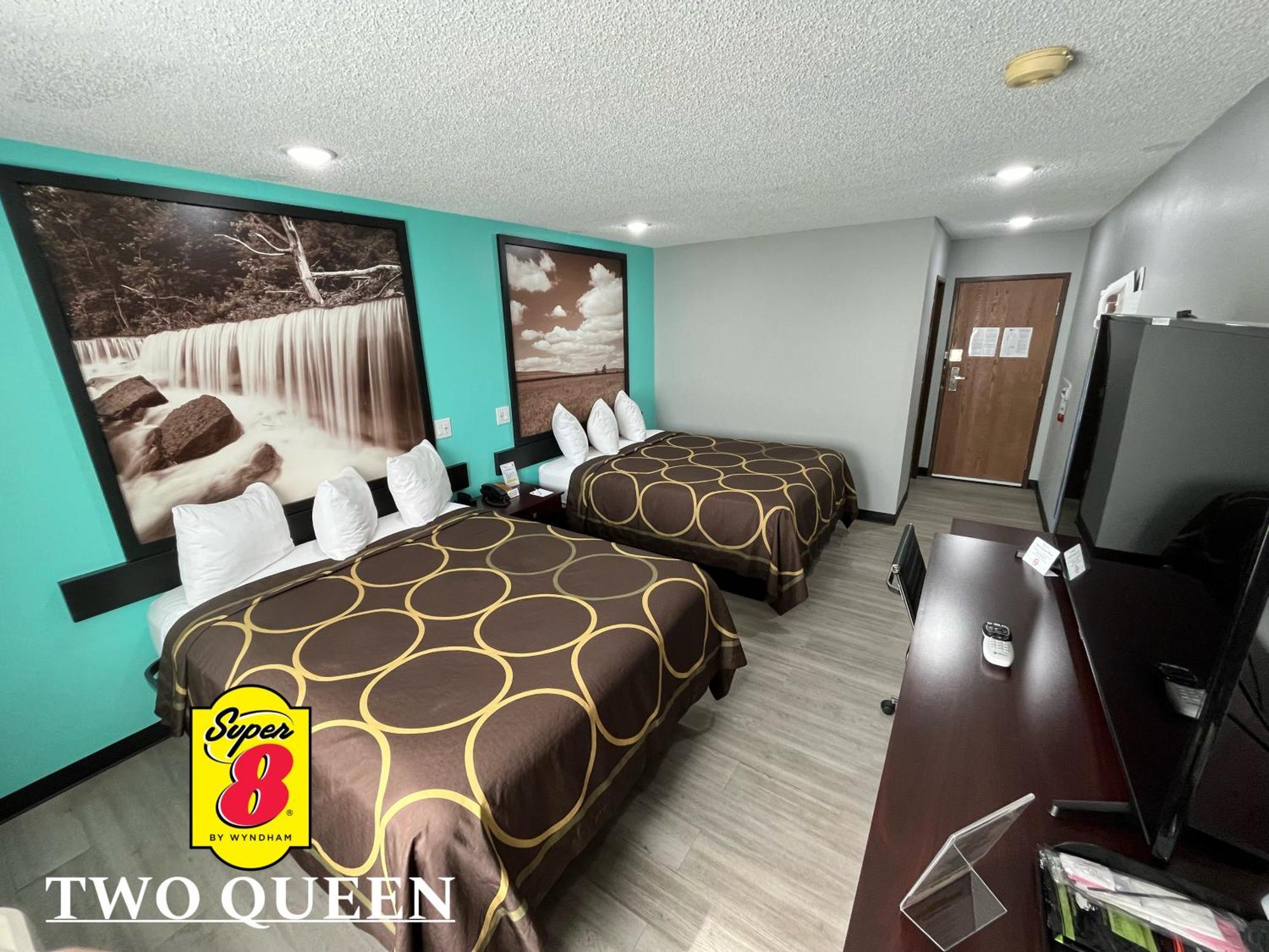 ซูเปอร์ 8 บาย วินด์แฮม เอ็มโพเรีย Motel ภายนอก รูปภาพ